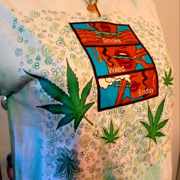 Hand dyed graphic tshirt - Picture 4 of 5